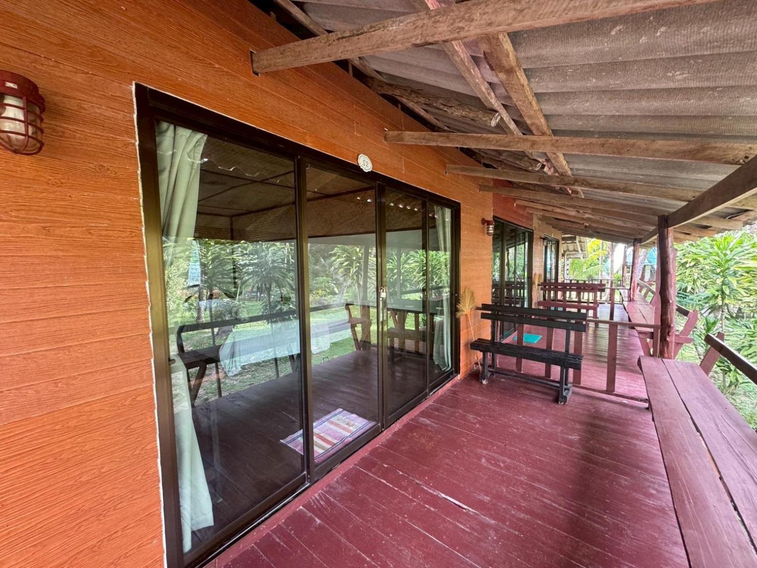 Libong Beach Resort Екстериор снимка