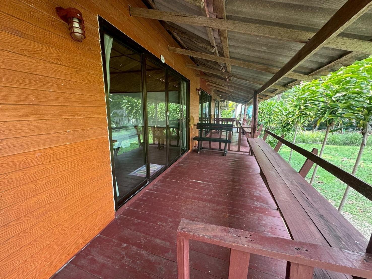 Libong Beach Resort Екстериор снимка